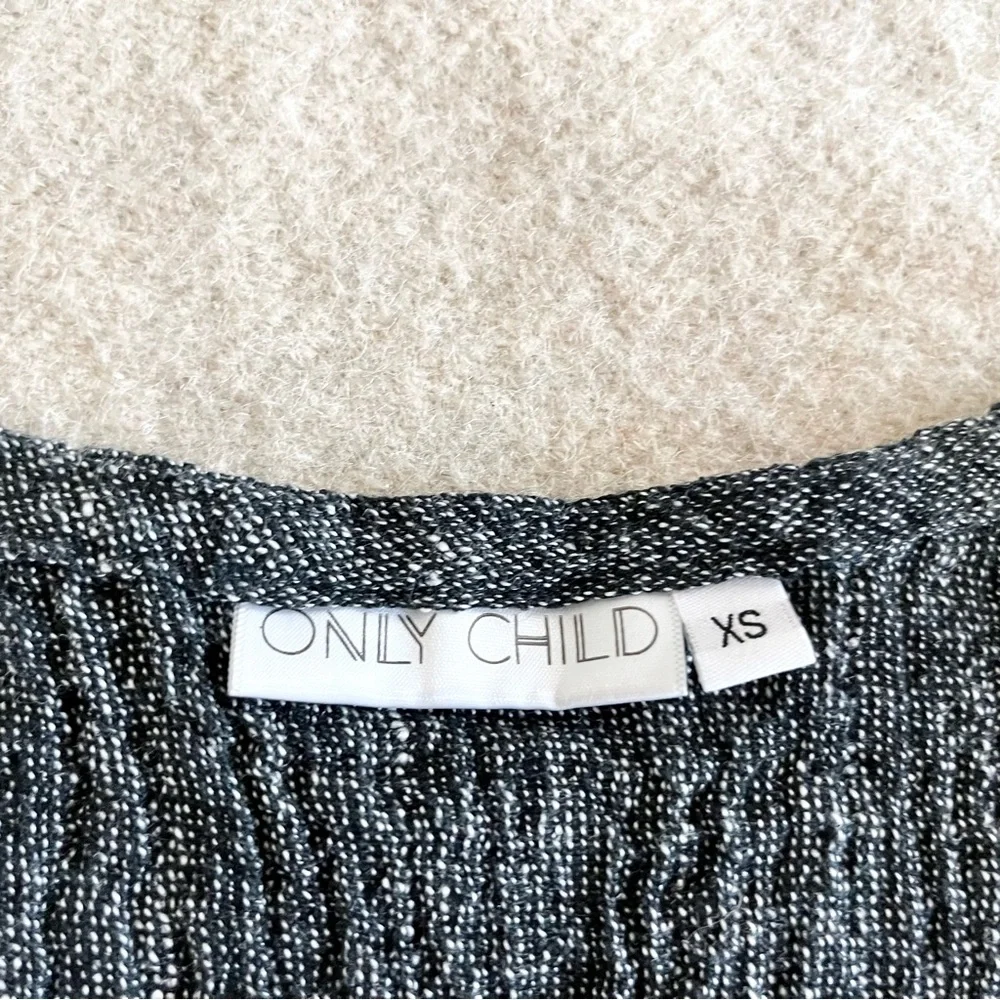 Only Child the Lane tank in pepper linen gauze - Picture 2 of 6